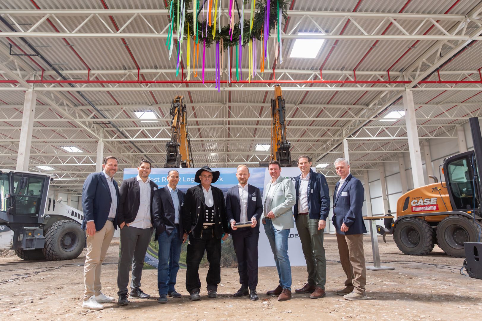 v.l.n.r.: Daniel Moritz (Modevconsult), Sandi Mujkanovic, Georg Thomas (Omnidocks), Christian Frey (Richtmeister), Lars Zimmermann (PRODAC), Rajko Kravanja (Bürgermeister Castrop-Rauxel), Achim Schuster (Goldbeck), Thomas Ratte (Wirtschaftsförderung Castrop-Rauxel) Bildrechte: PRODAC